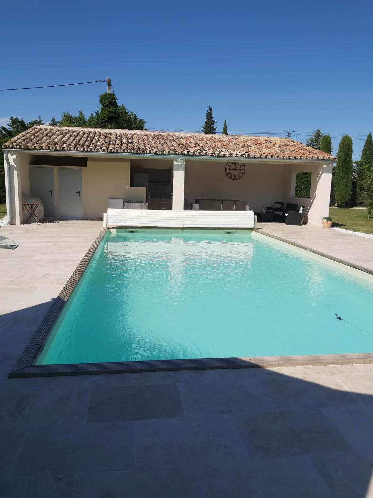 Studio Au Calme Avec Piscine Et Toutes Les Commodites Necessaires Le Thor Exterior foto