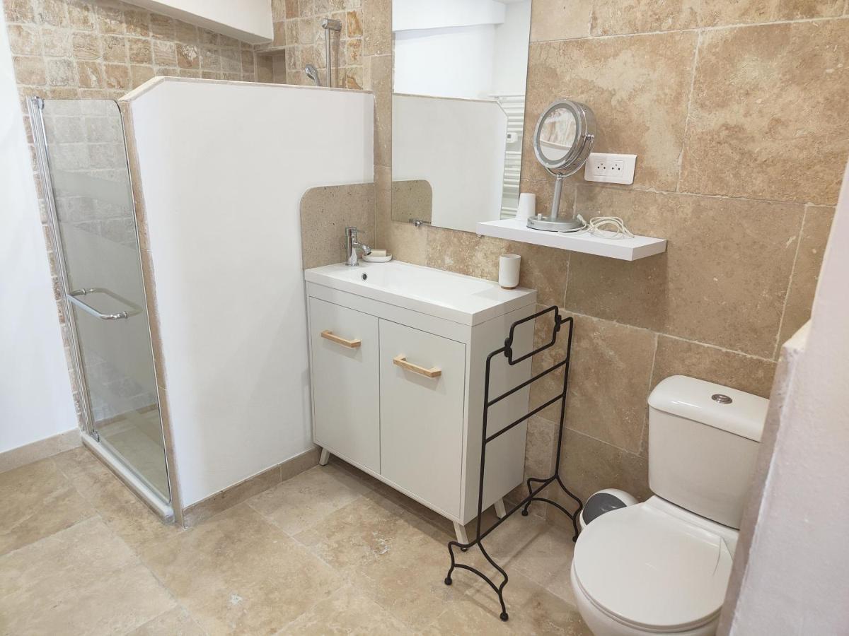 Studio Au Calme Avec Piscine Et Toutes Les Commodites Necessaires Le Thor Exterior foto
